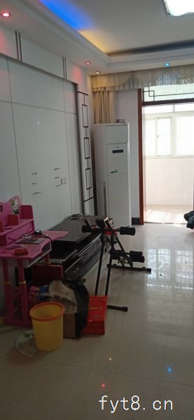 北苑小区,简装三室两厅78万**户,产证满五唯一可以按揭贷款